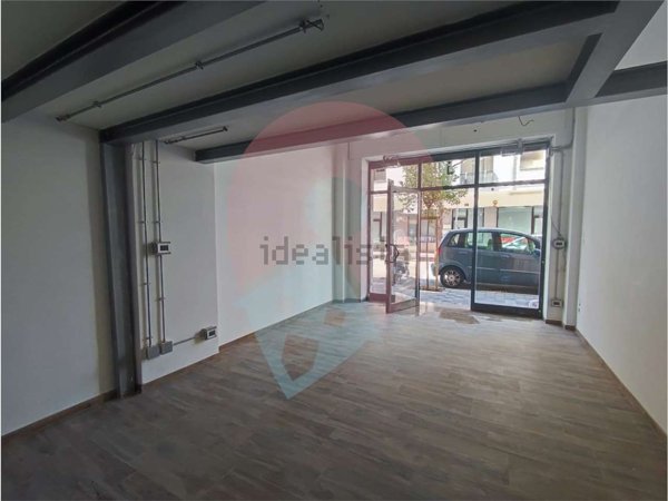 locale commerciale in affitto a Pescara