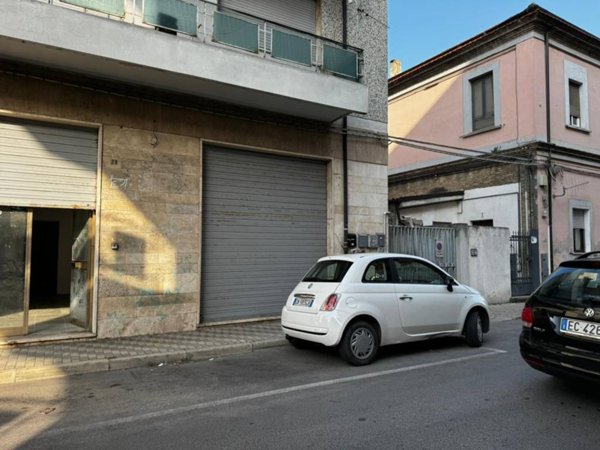 locale commerciale in affitto a Pescara