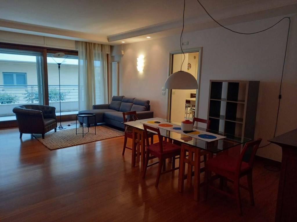 appartamento in affitto a Pescara in zona Centro Città