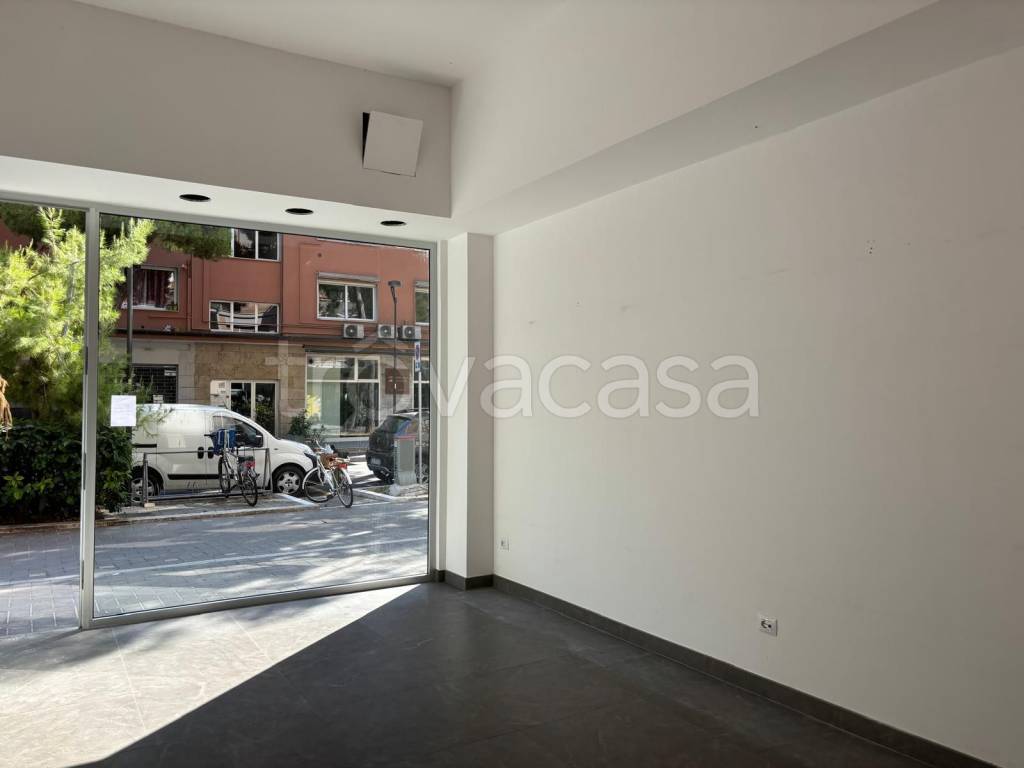 negozio in affitto a Pescara