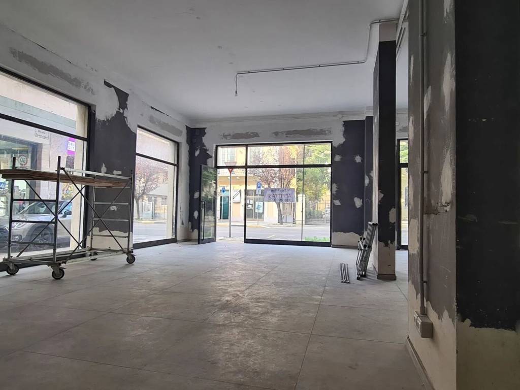 negozio in affitto a Pescara in zona Leopoldo Muzii