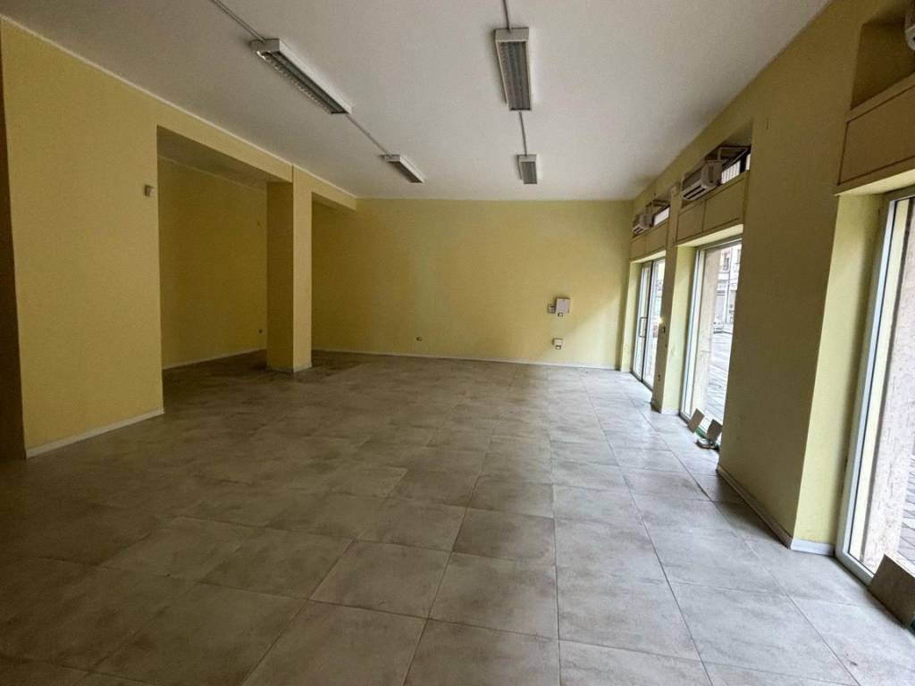 negozio in affitto a Pescara in zona Porta Nuova