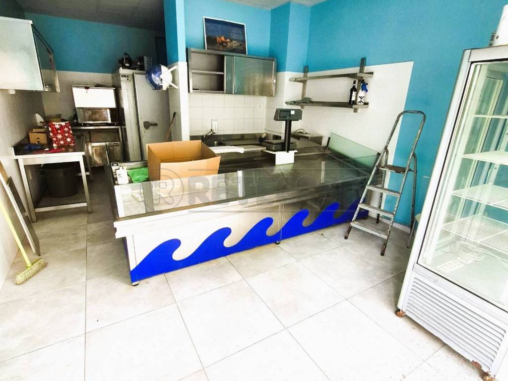 locale commerciale in affitto a Pescara