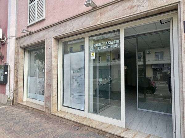 negozio in affitto a Pescara in zona Porta Nuova