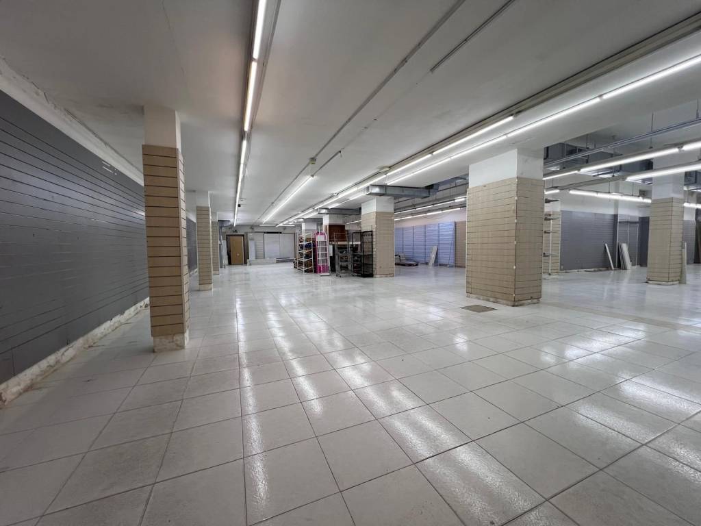 negozio in affitto a Pescara in zona Stadio