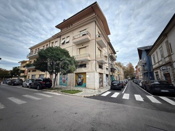 negozio in affitto a Pescara in zona Porta Nuova