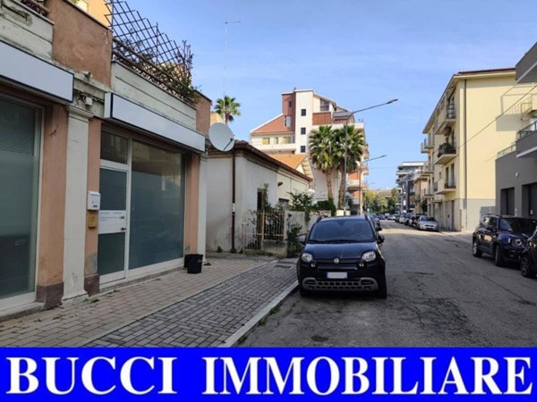 ufficio in affitto a Pescara in zona Castellammare