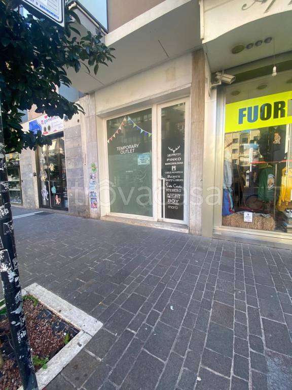 negozio in affitto a Pescara in zona Centro Città