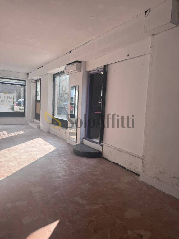 negozio in affitto a Pescara in zona Porta Nuova