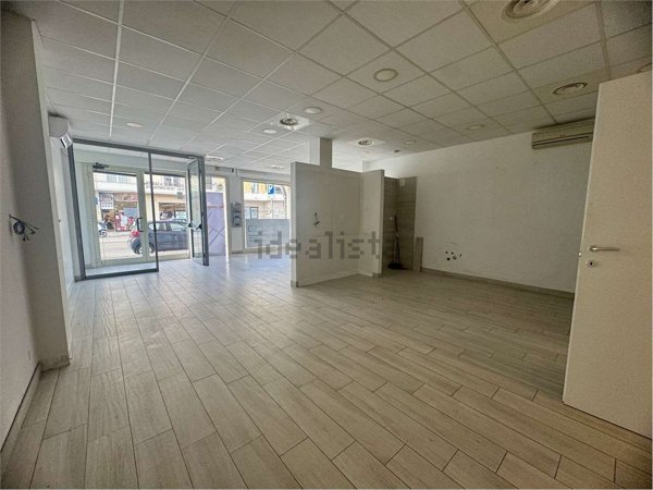 locale commerciale in affitto a Pescara