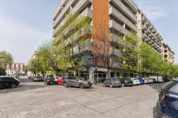 negozio in affitto a Pescara