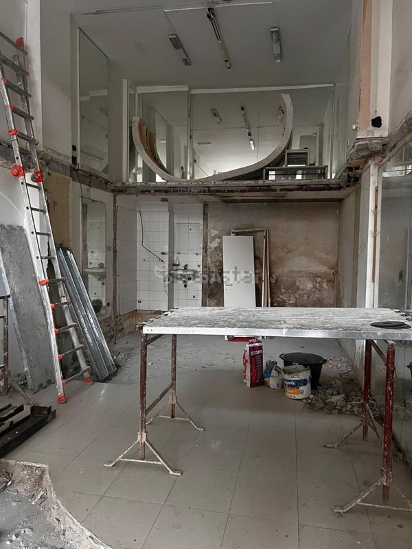 locale commerciale in affitto a Pescara