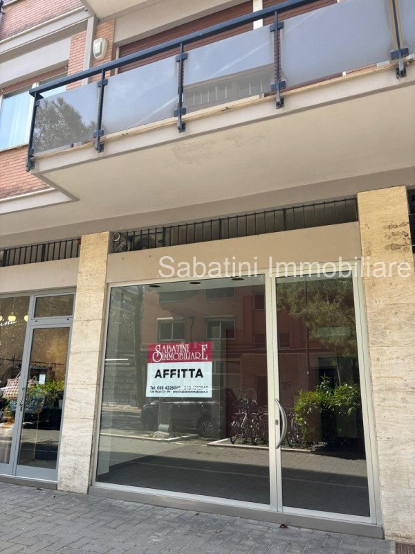 negozio in affitto a Pescara