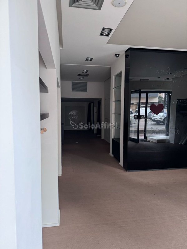 locale commerciale in affitto a Pescara in zona Centro Città