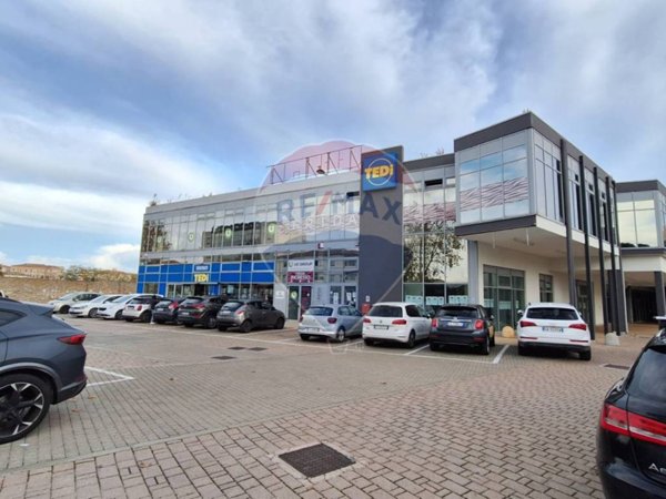 negozio in affitto a Pescara