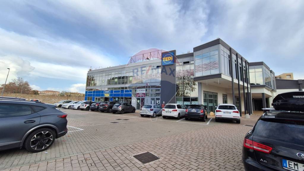 negozio in affitto a Pescara