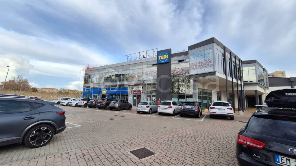 negozio in affitto a Pescara