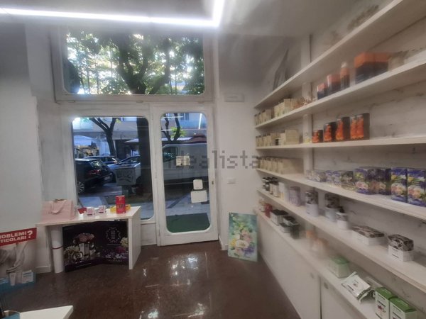 locale commerciale in affitto a Pescara