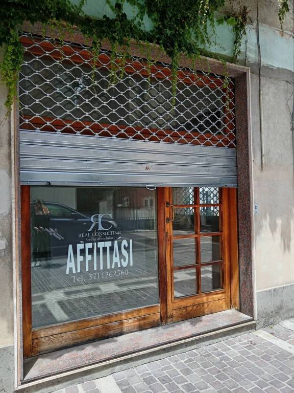 negozio in affitto a Pescara in zona Centro Città