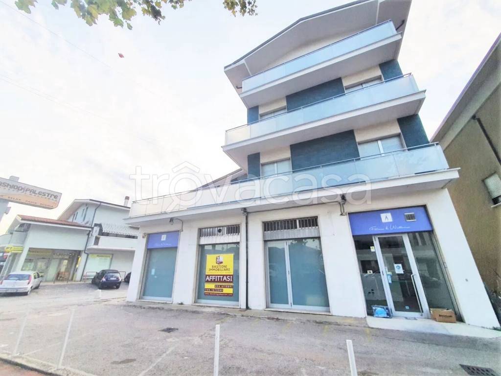 negozio in affitto a Pescara