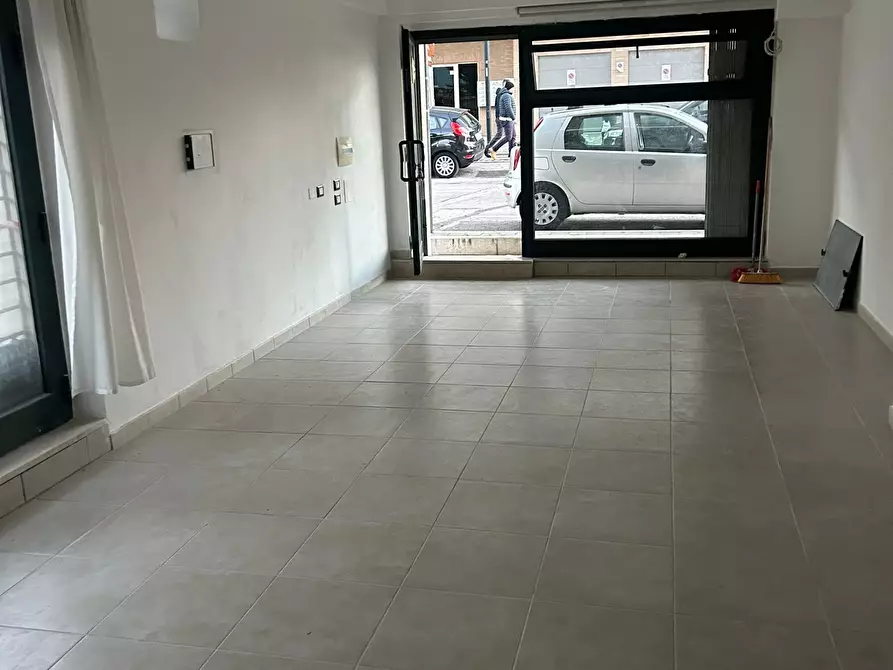 locale commerciale in affitto a Pescara
