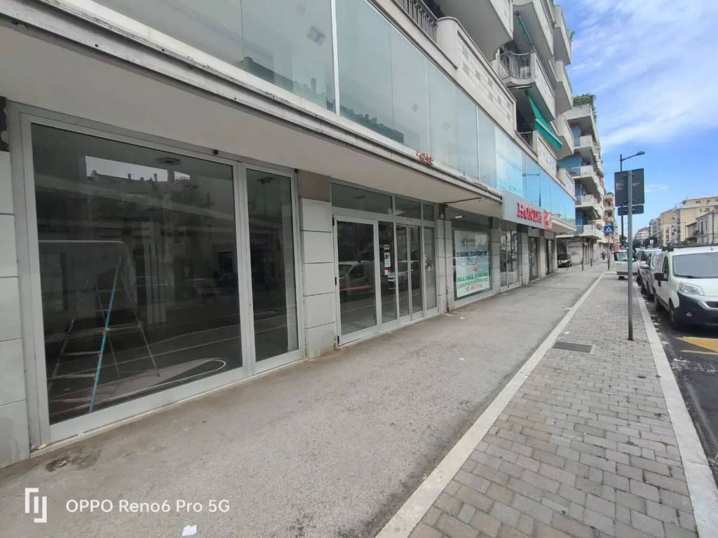 negozio in affitto a Pescara