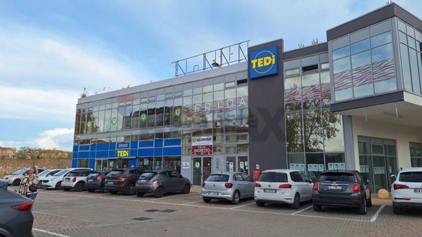 locale commerciale in affitto a Pescara