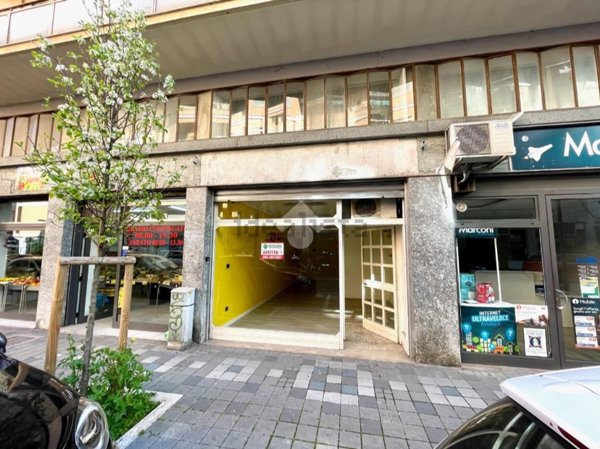 negozio in affitto a Pescara in zona Centro Città