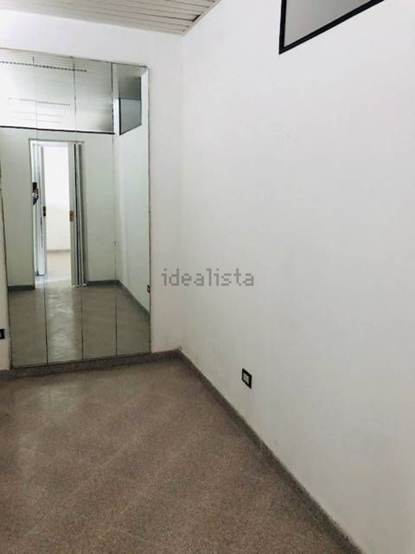 locale commerciale in vendita a Pescara in zona Porta Nuova