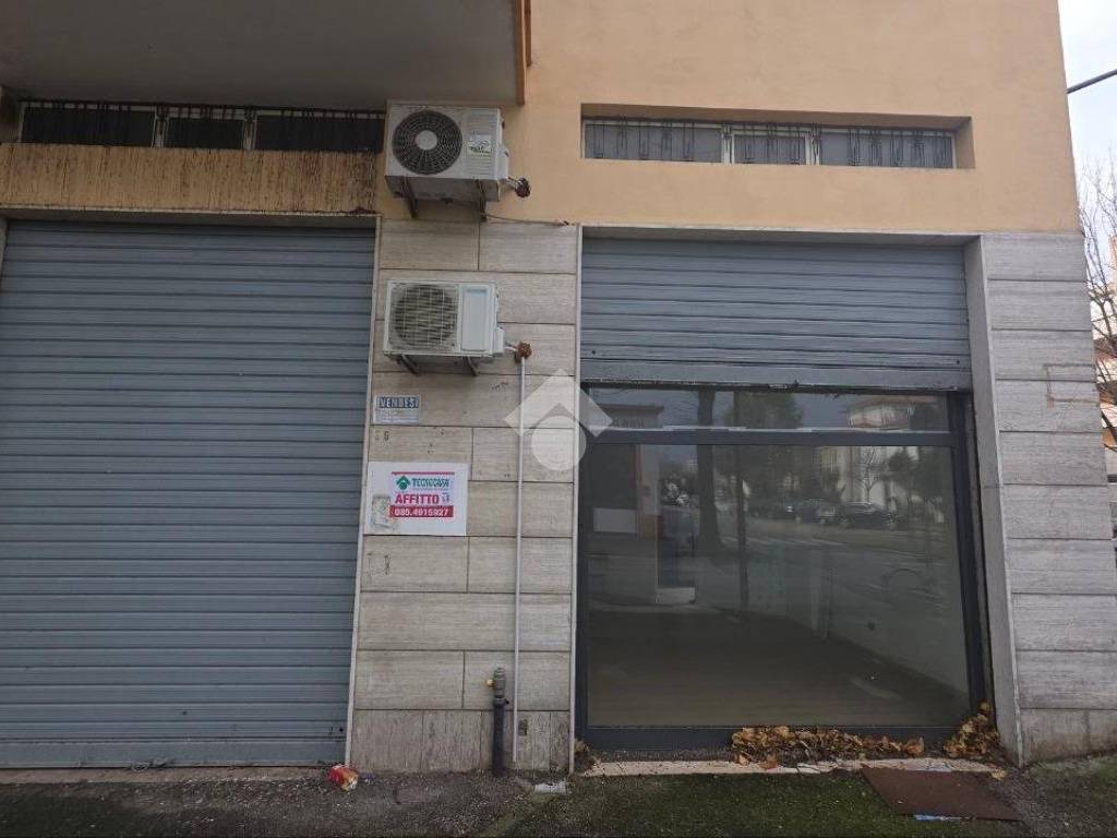 negozio in affitto a Pescara in zona San Donato