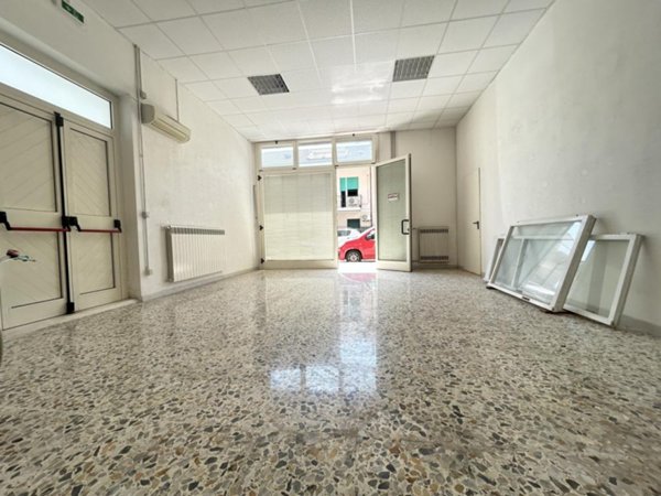 locale commerciale in affitto a Pescara