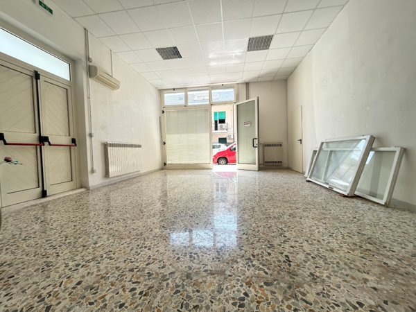 locale commerciale in affitto a Pescara