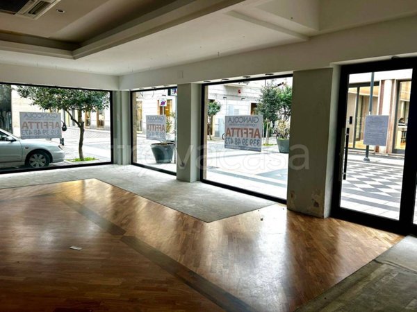 negozio in affitto a Pescara in zona Centro Città