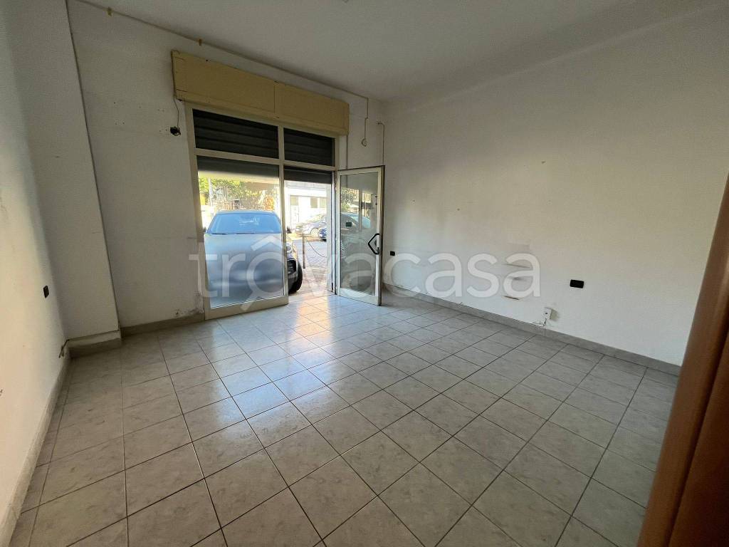 negozio in affitto a Pescara