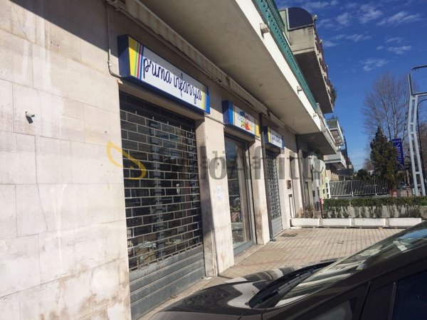 locale commerciale in affitto a Pescara