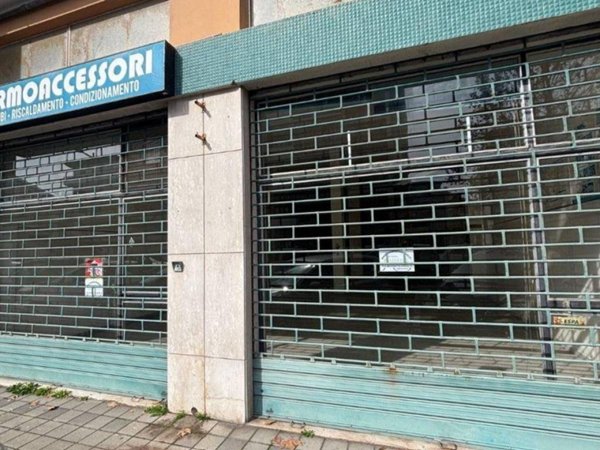 negozio in affitto a Pescara in zona Porta Nuova