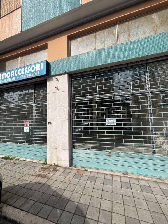 negozio in affitto a Pescara