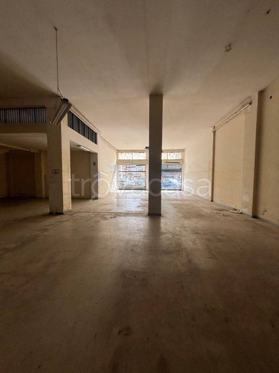 negozio in affitto a Pescara