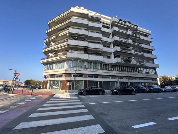 locale commerciale in affitto a Pescara in zona Porta Nuova