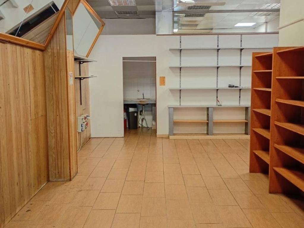 negozio in affitto a Pescara