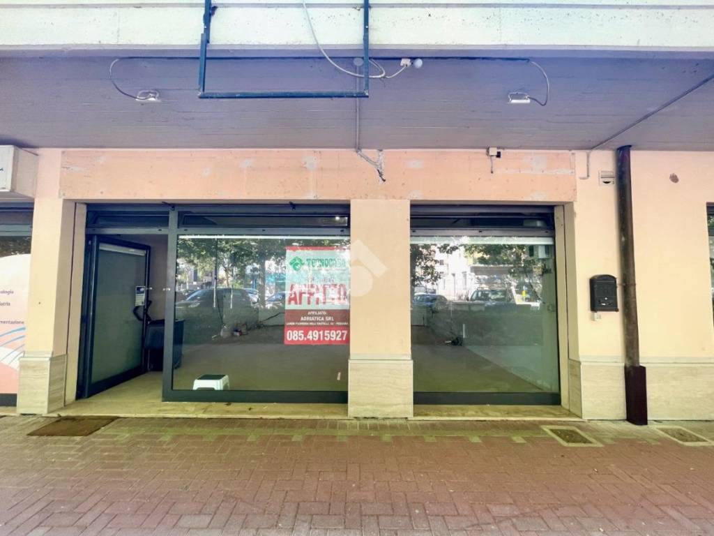 negozio in affitto a Pescara in zona Fontanelle