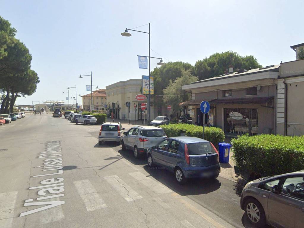 negozio in affitto a Pescara in zona Pineta