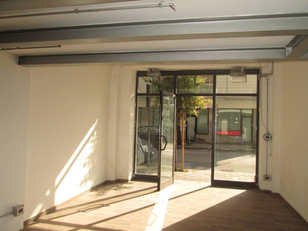 negozio in affitto a Pescara