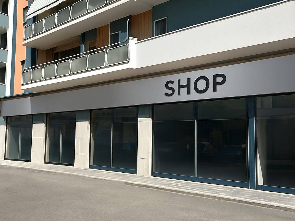 negozio in affitto a Pescara in zona Porta Nuova