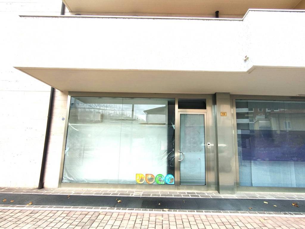 negozio in affitto a Pescara