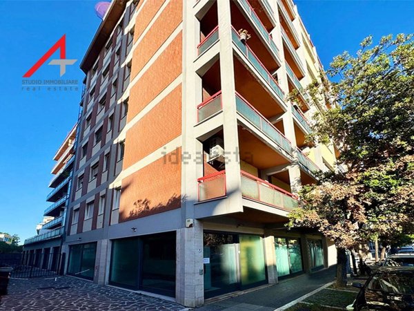 locale commerciale in affitto a Pescara in zona Porta Nuova