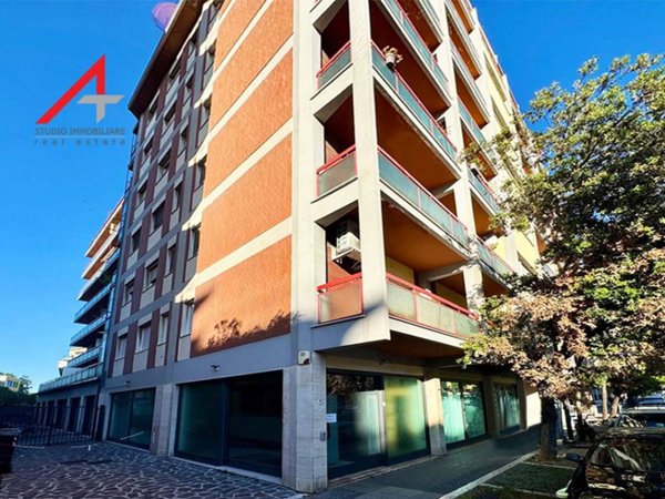 negozio in affitto a Pescara in zona Porta Nuova