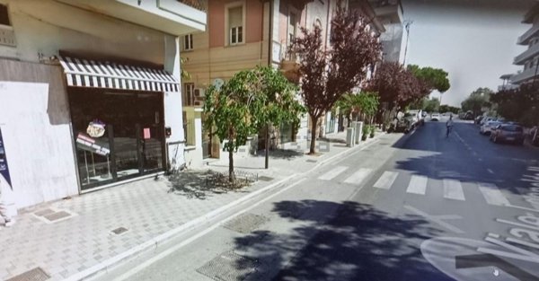 locale commerciale in affitto a Pescara in zona Leopoldo Muzii