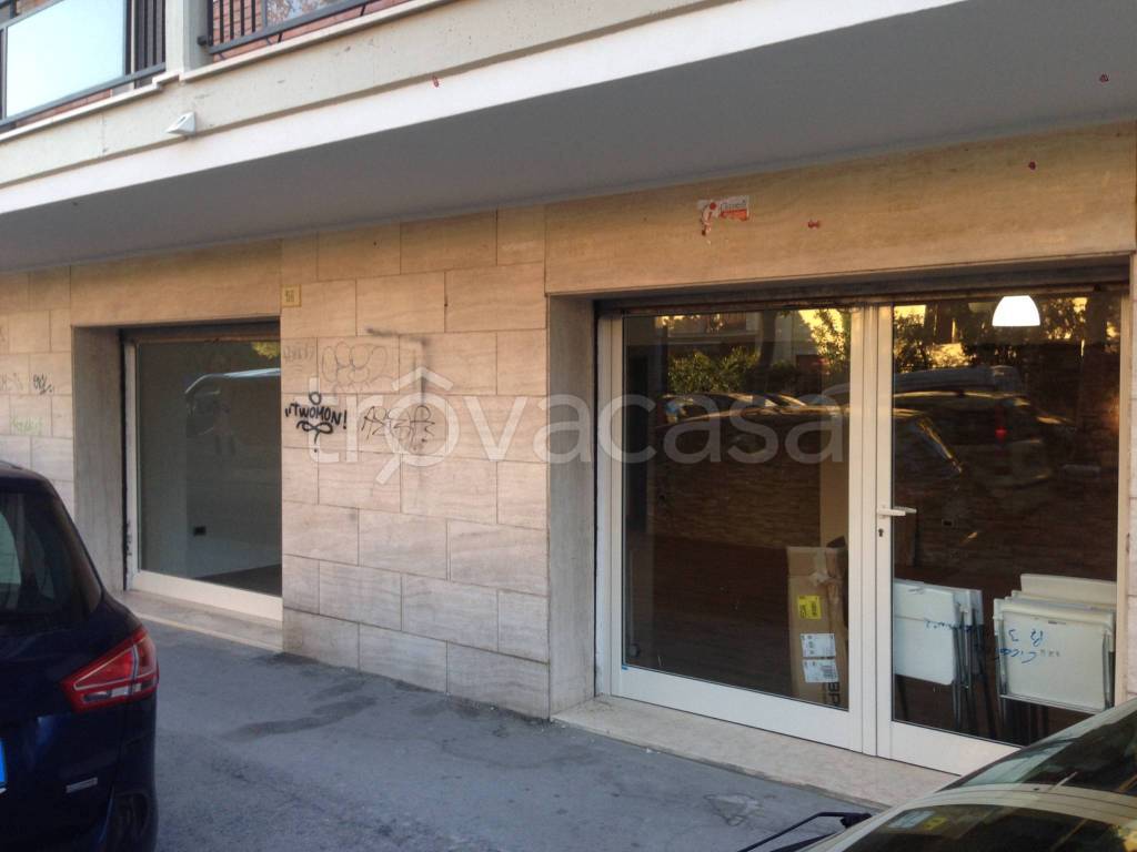 negozio in affitto a Pescara in zona Porta Nuova