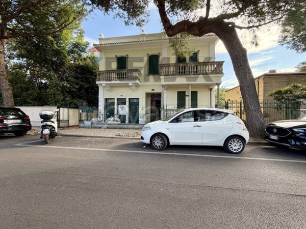 ufficio in affitto a Pescara in zona Pineta